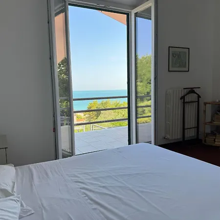 Annita Vista Mare 350 Mt Dalla Villa Numana