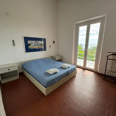 Annita Vista Mare 350 Mt Dalla * Numana